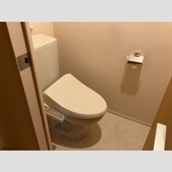トイレ (トイレ)