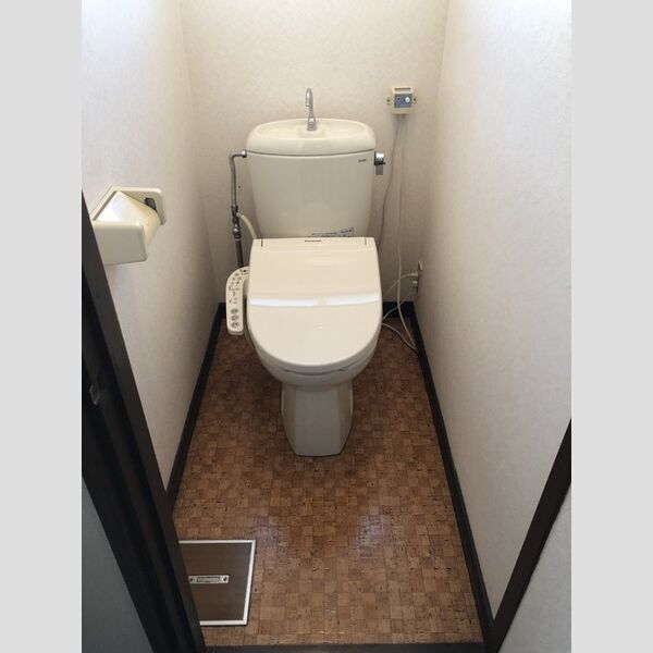 トイレ (トイレ)