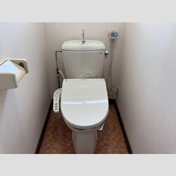 トイレ (トイレ)