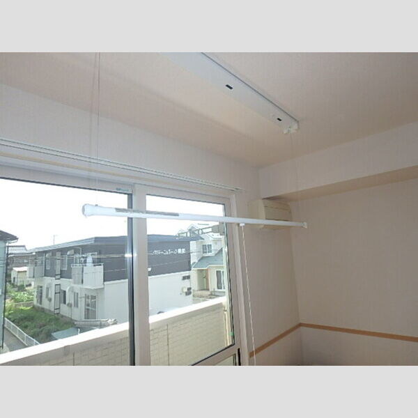 その他 (室内物干し)