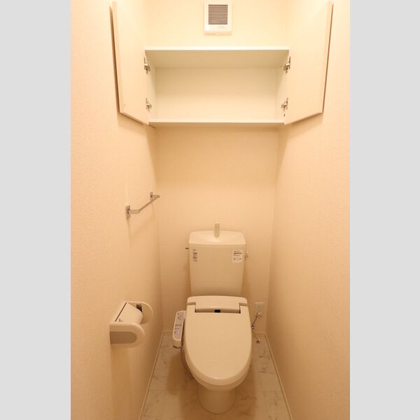 トイレ (トイレ)