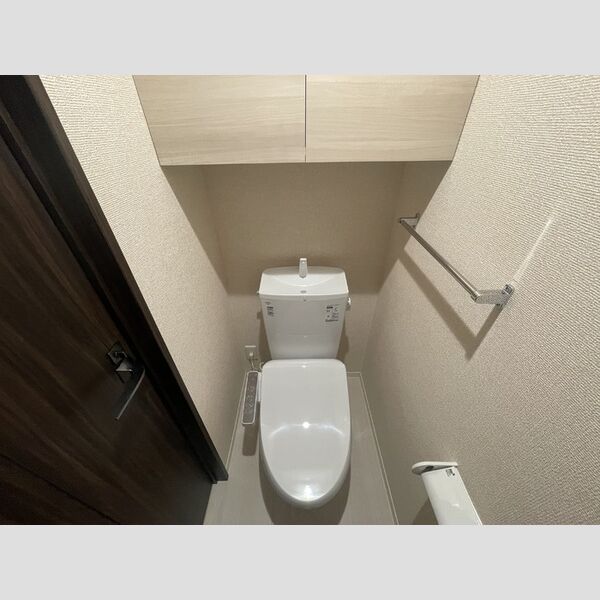トイレ (トイレ)