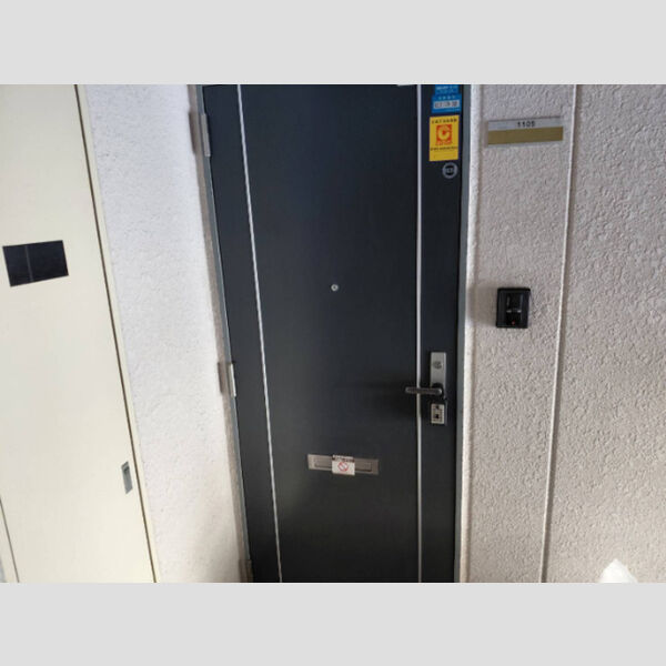 玄関 (外玄関:カメラインターホン)