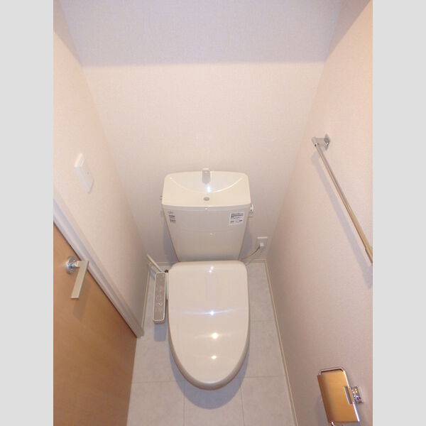 トイレ (トイレ)