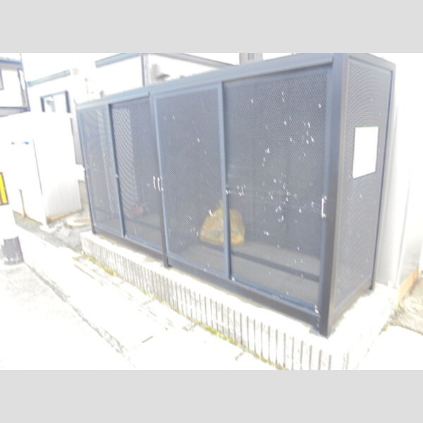 現地周辺 (入居者専用ゴミ置場)