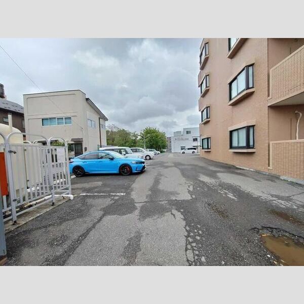 駐車場 (駐車場)