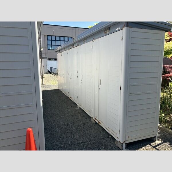 現地周辺 (物置)