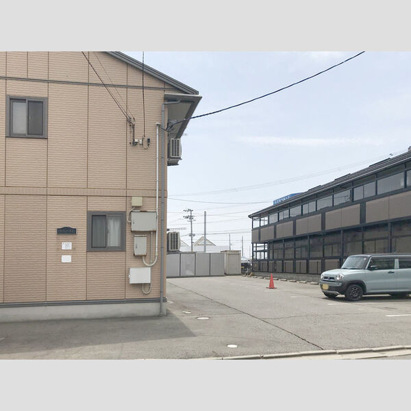 駐車場 (駐車場)