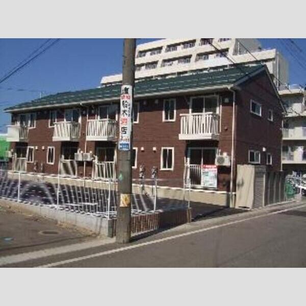 建物外観 (玄関)