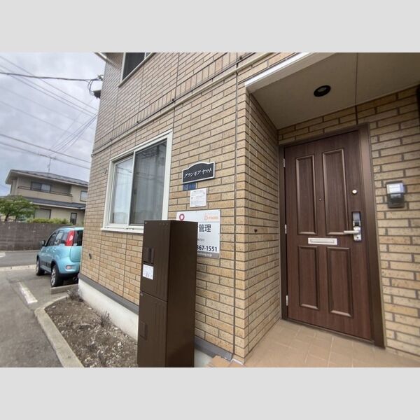 現地周辺 (玄関前)
