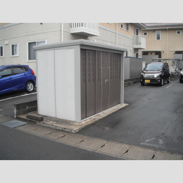 現地周辺 (ゴミ置き場)