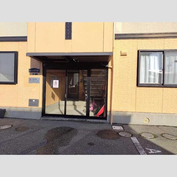 エントランス (エントランス)