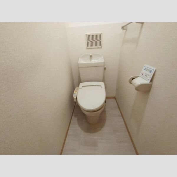 トイレ (トイレ)