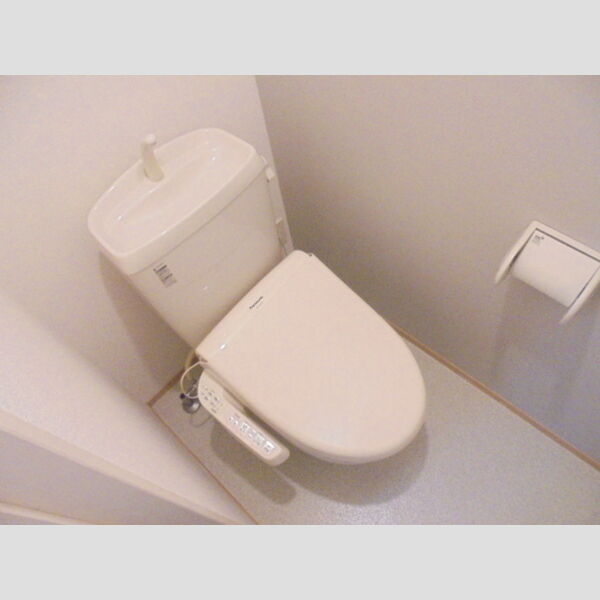 トイレ (トイレ)