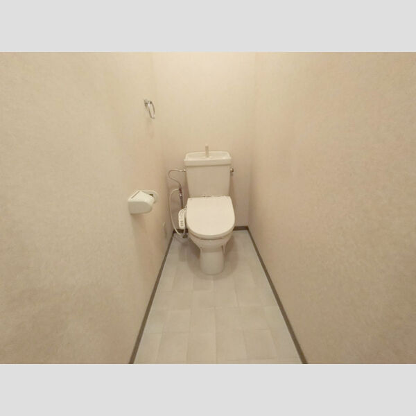 トイレ (トイレ)