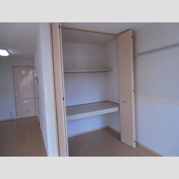 収納 (洋室収納)