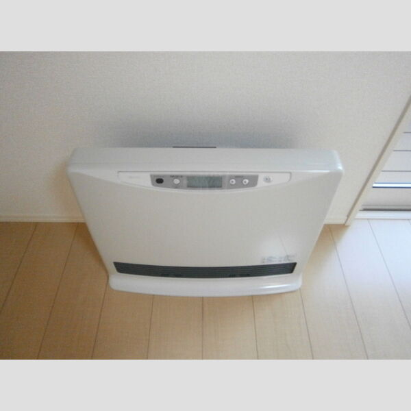 その他設備 (温水ファンヒーター)