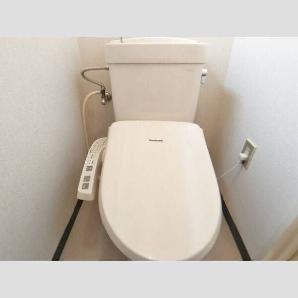 トイレ (トイレ)