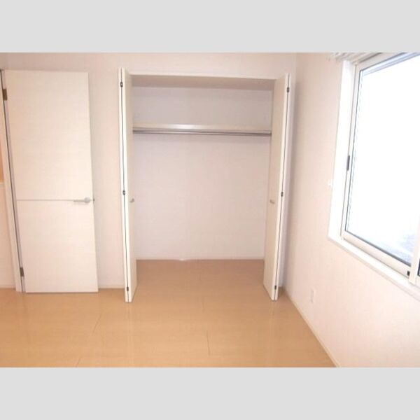 収納 (洋室6帖の収納)