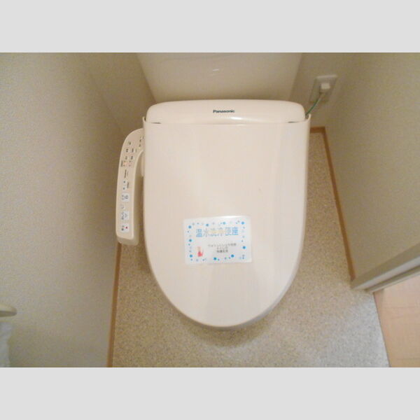 トイレ (トイレ)