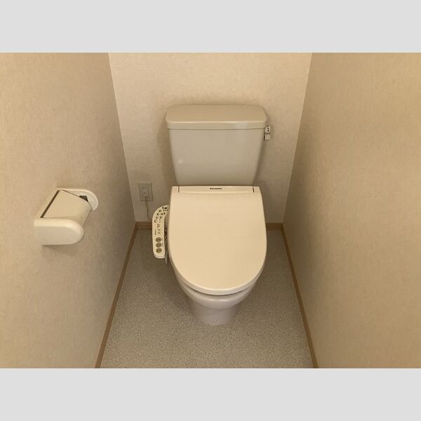 トイレ (トイレ)