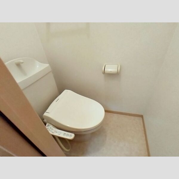 トイレ (トイレ)