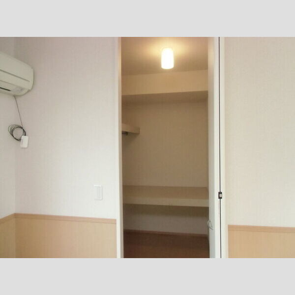 収納 (ウォークインクローゼット)