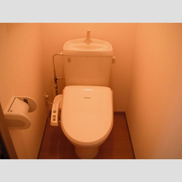トイレ (トイレ)