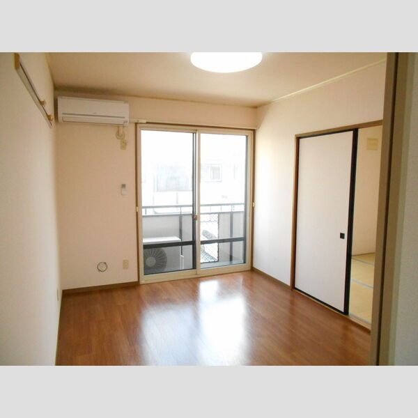 居室・リビング (♪東側洋室です♪)