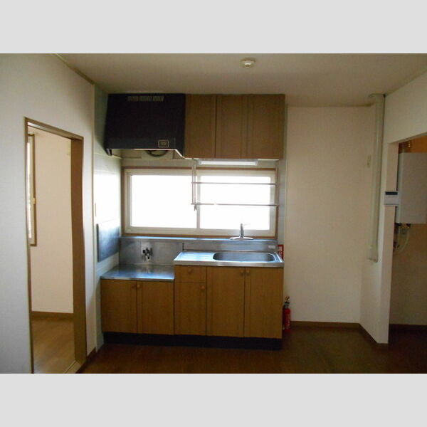 キッチン (♪吊り棚付のキッチンです♪)