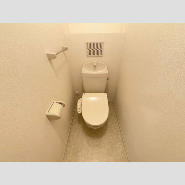 トイレ (トイレ)