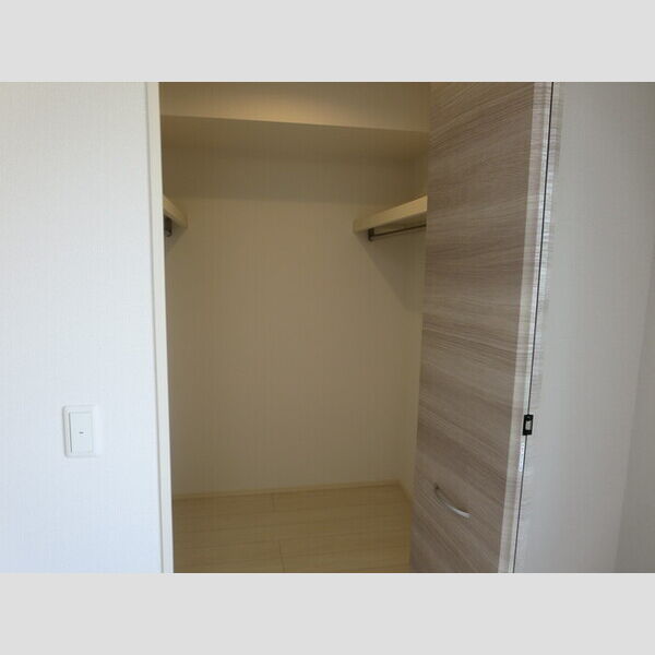 収納 (ウォークインクローゼット)