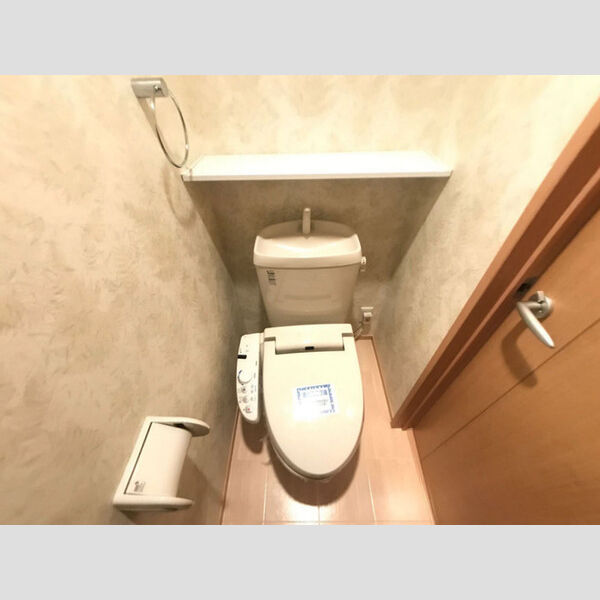 トイレ (トイレ)