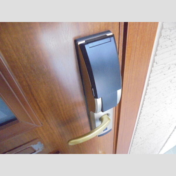 玄関 (デジタルキー)