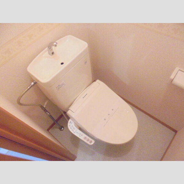 トイレ (トイレ)