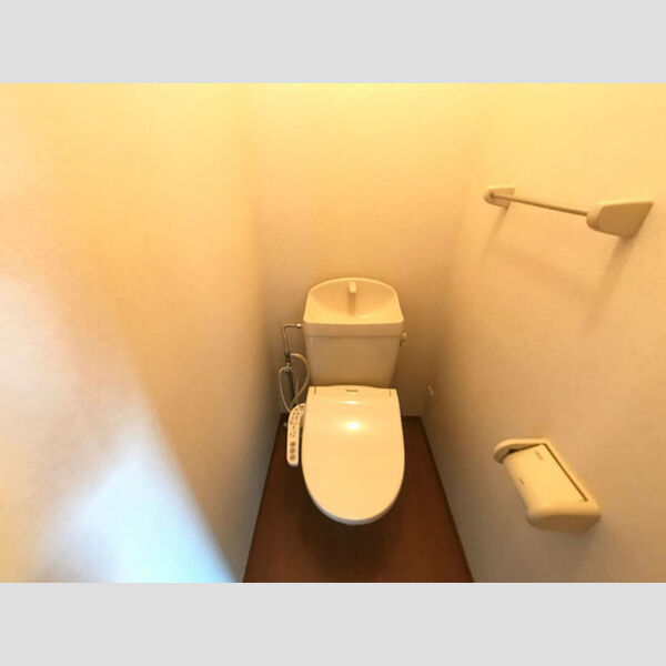 トイレ (トイレ)