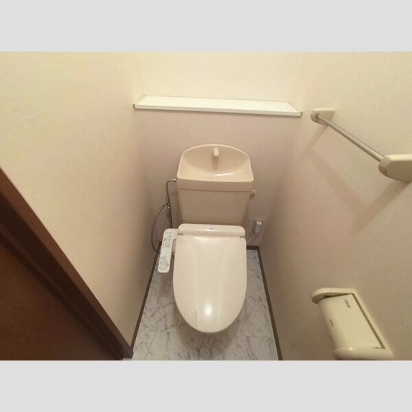 トイレ (トイレ)