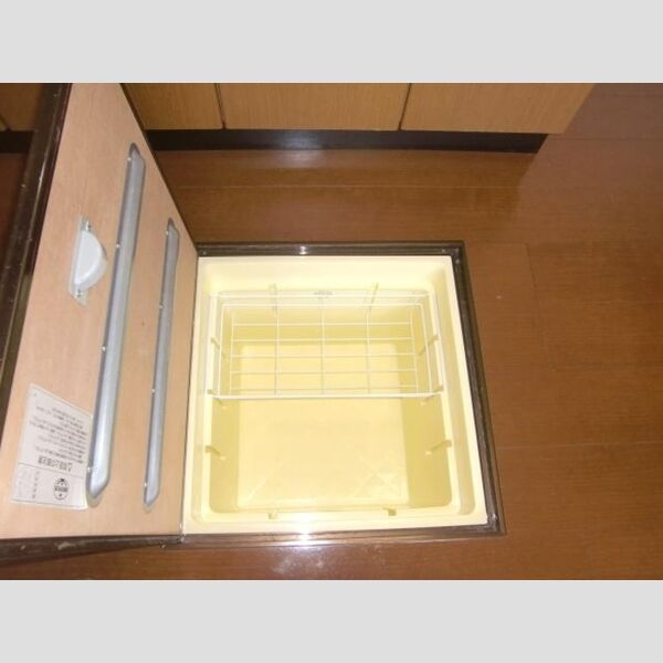 その他 (床下収納)