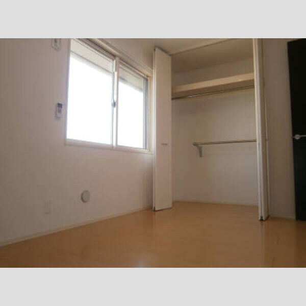 居室・リビング (205洋室)