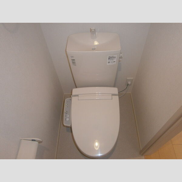 トイレ (トイレ)