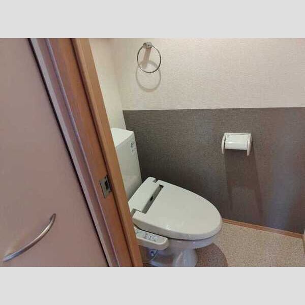 トイレ (トイレ)