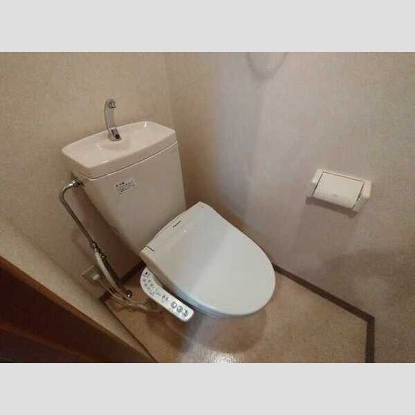 トイレ (トイレ)