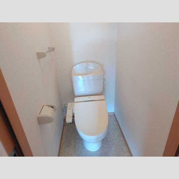 トイレ (トイレ)