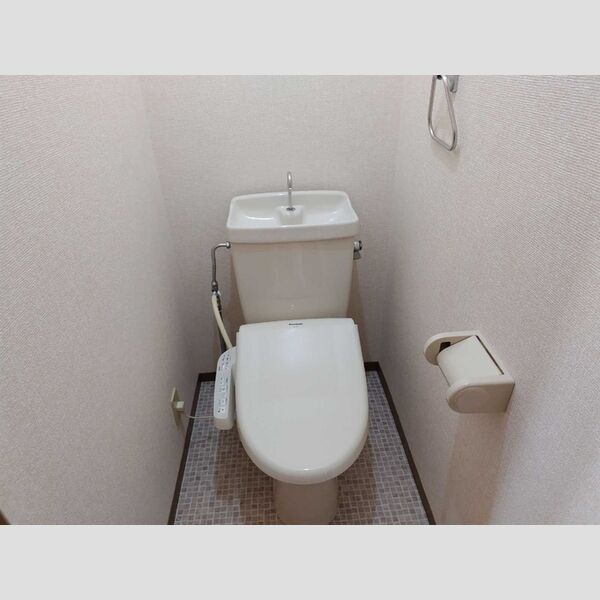 トイレ (トイレ)