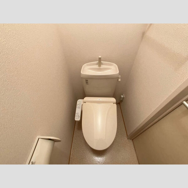 トイレ (トイレ)