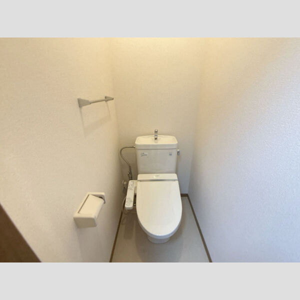 トイレ (トイレ)