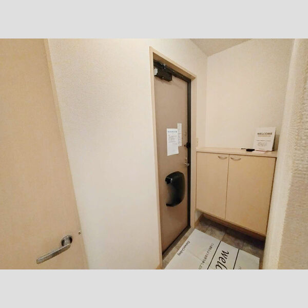 玄関 (玄関)