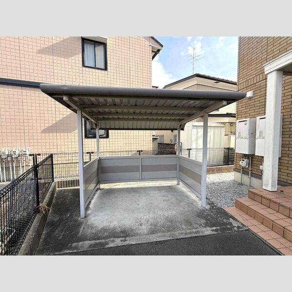 現地周辺 (駐輪場)