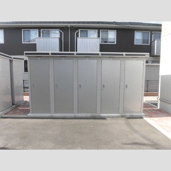 現地周辺 (物置)