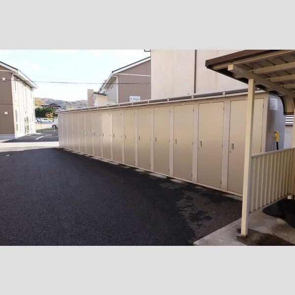 現地周辺 (物置)